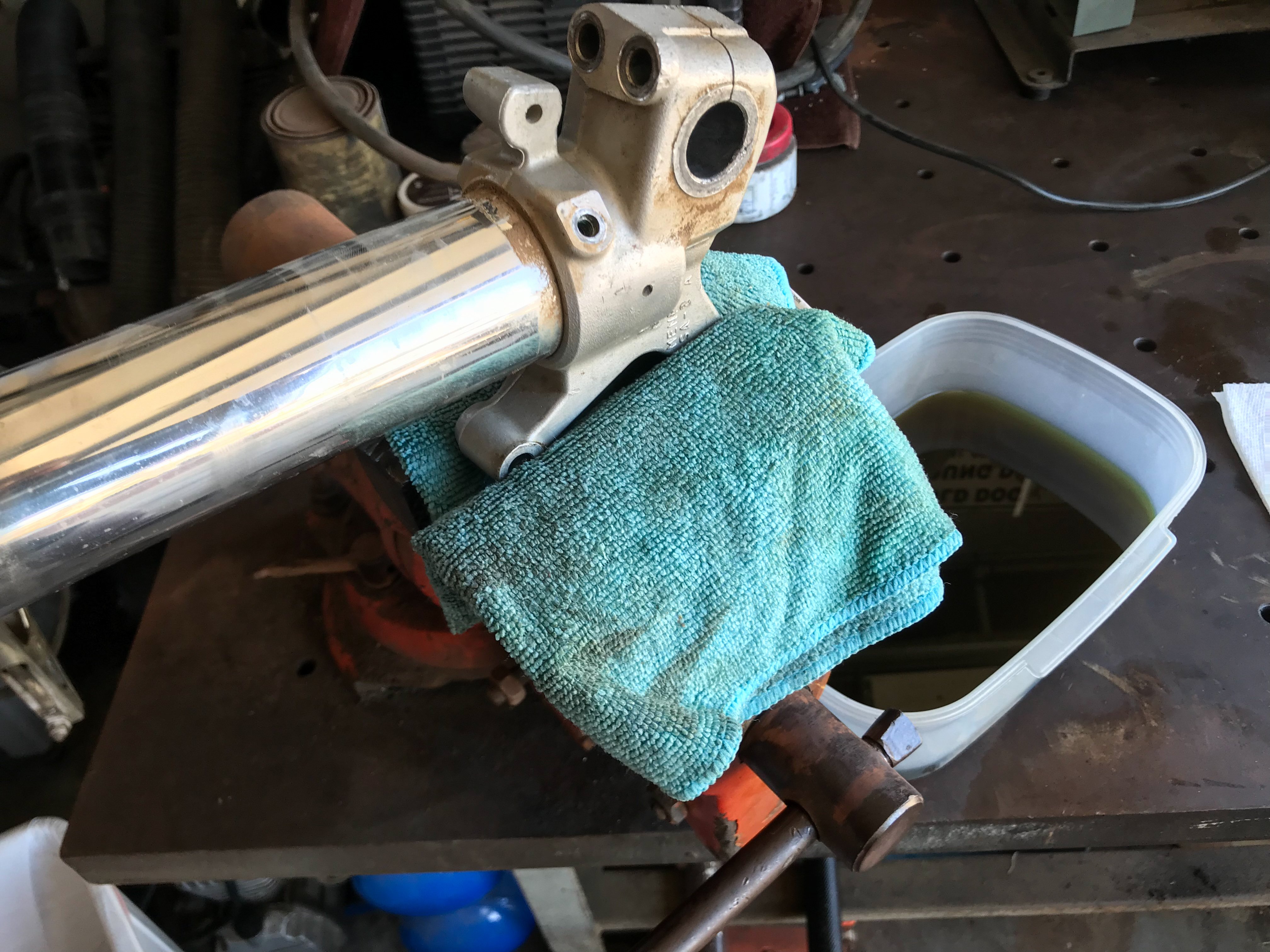 StepbyStep Guide to Replacing Fork Seals in your Dirt Bike